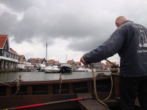 In de haven van Volendam