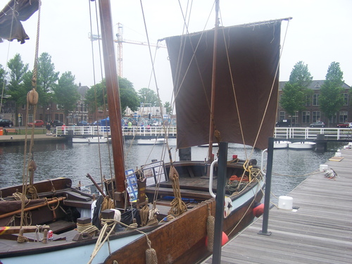 Aan de steiger bij het Reddingsmuseum